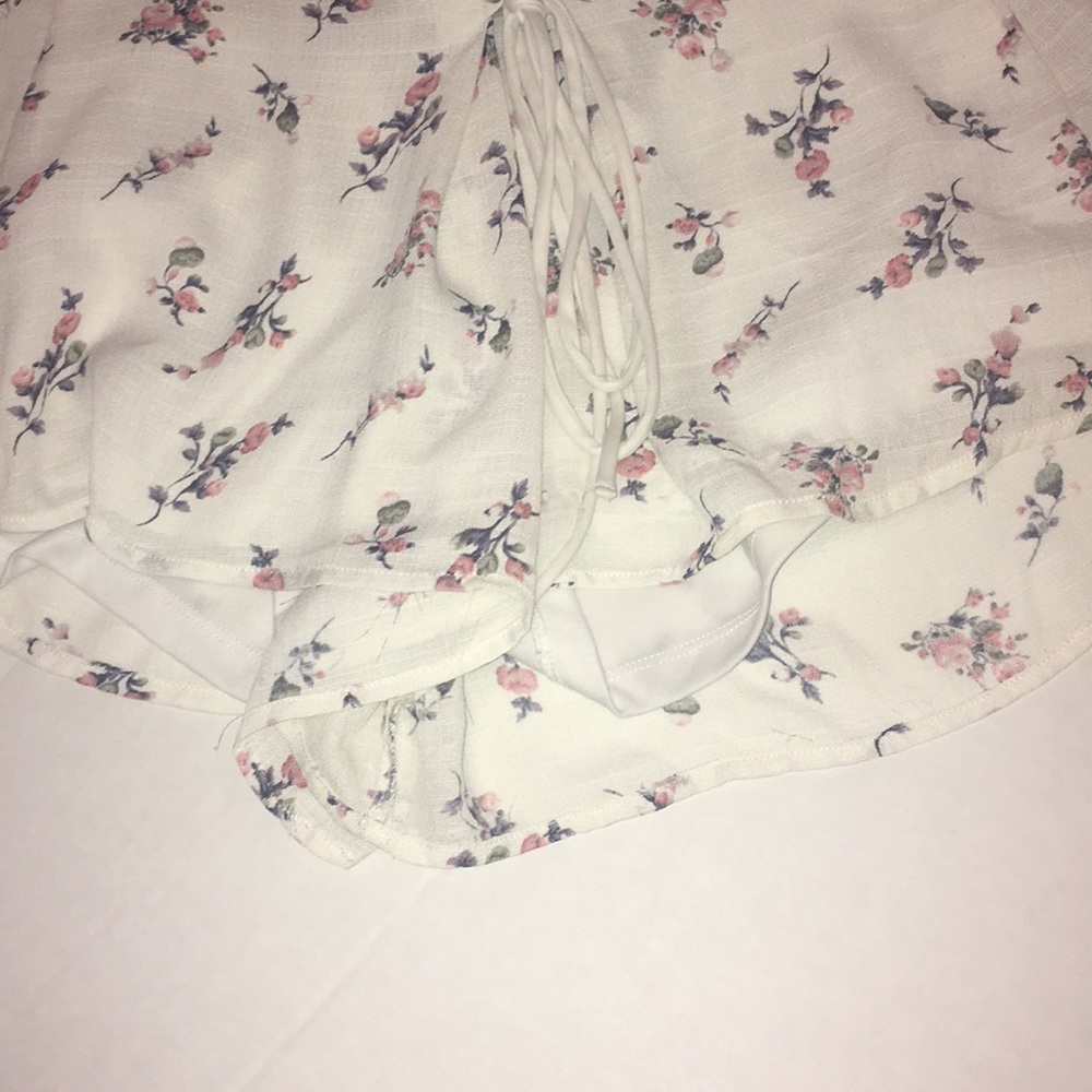 Cute floral skirt🌸 - Picture 3 of 3